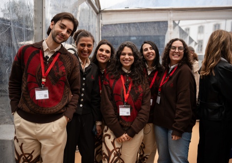 As novas fardas da Livraria Lello têm assinatura de Constança Entrudo